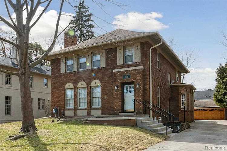 1117 Yorkshire Rd Grosse Pointe Park, MI 48230