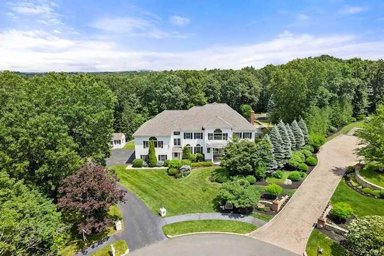 6 Jonas Stone Circle Lexington, MA 02420