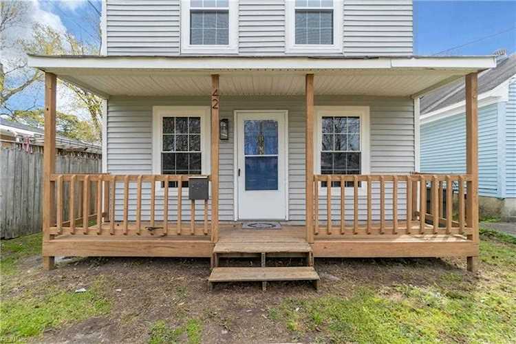 42 Salem St Hampton, VA 23669