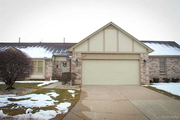 15512 Orchard Ridge Clinton Township, MI 48038