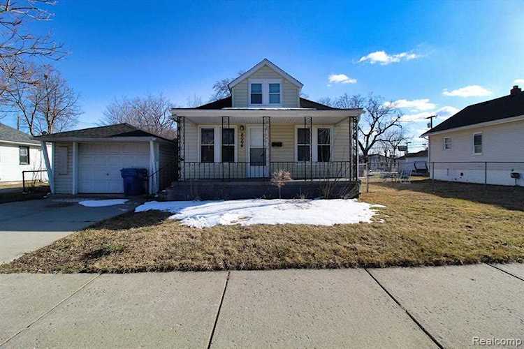 8064 Toepfer Warren, MI 48089