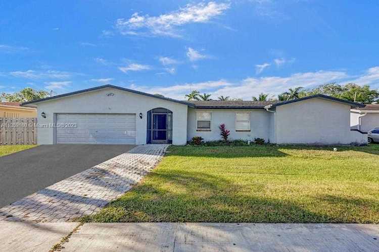 11410 NW 29th St Sunrise, FL 33323