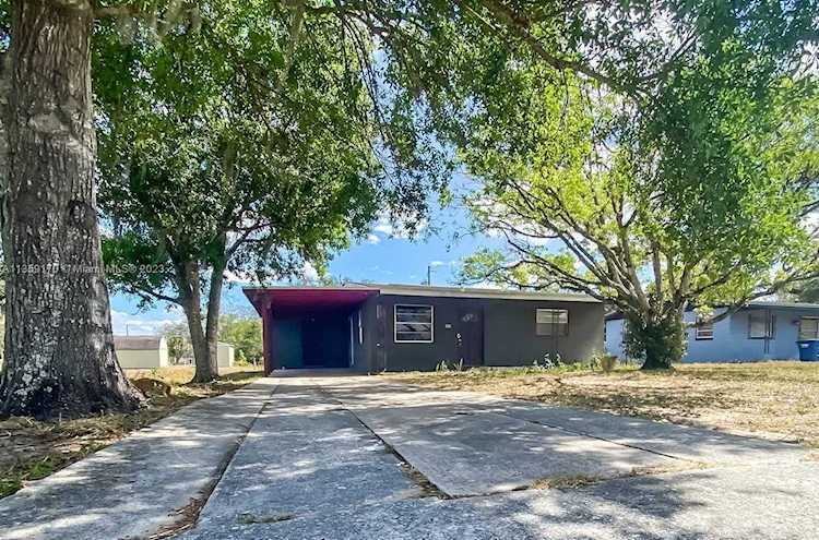 1414 Sunkist Ave Sebring, FL 33870