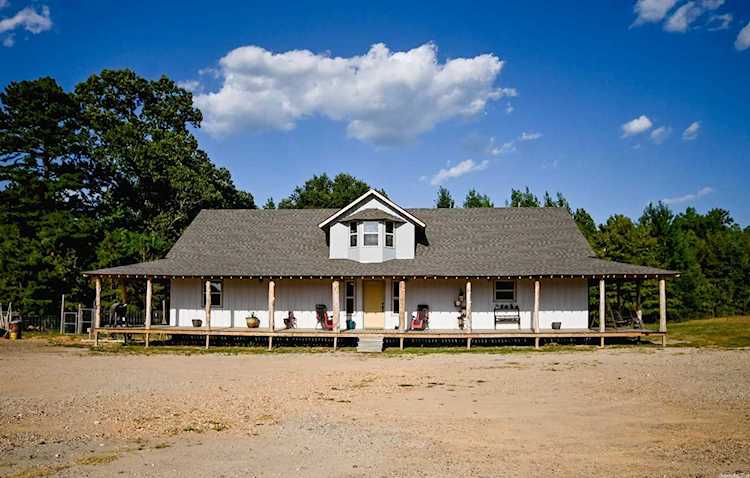 6083 Hwy 71S Cove, AR 71937