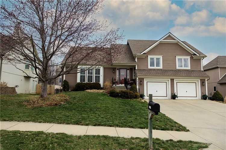 7433 N Smalley Ave Kansas City, MO 64158