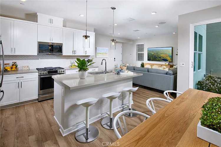 4034 Spring Ln Corona, CA 92883