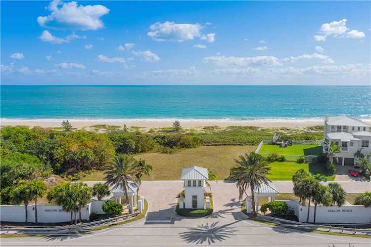147 Ocean Estates Dr Hutchinson Island, FL 34949