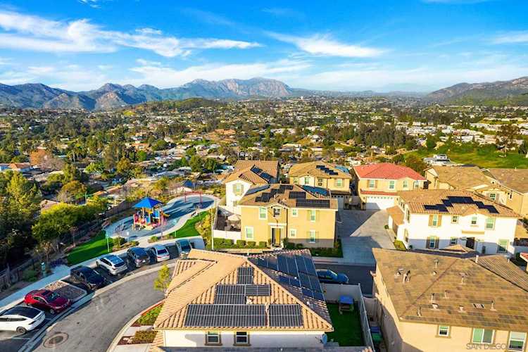 13305 Cuyamaca Vista Dr Lakeside, CA 92040