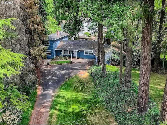 1575 6th ST West Linn, OR 97068