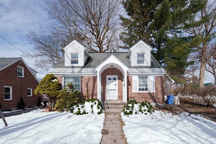 18 Oxford Rd Albany, NY 12203