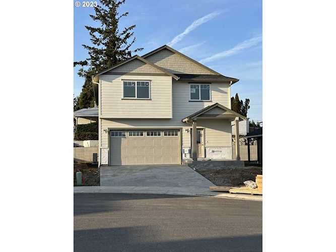 5214 NE 43rd CIR Vancouver, WA 98661