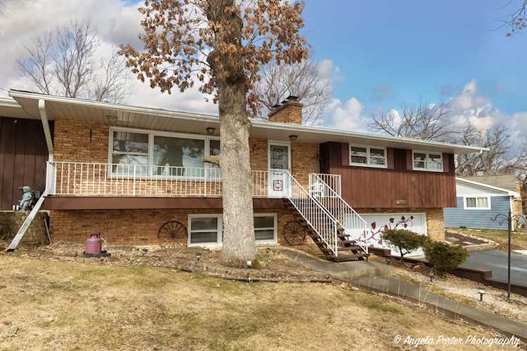PHOTOS & DETAILS: 4505 Wildwood Dr, Crystal Lake, IL 60014 For Sale - MLS #11740765 - Photos, Virtual Tour, School Info - Real Estate Listing Info Photo 1