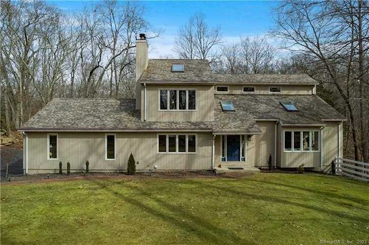 7 Partridge Ln Guilford, CT 06437