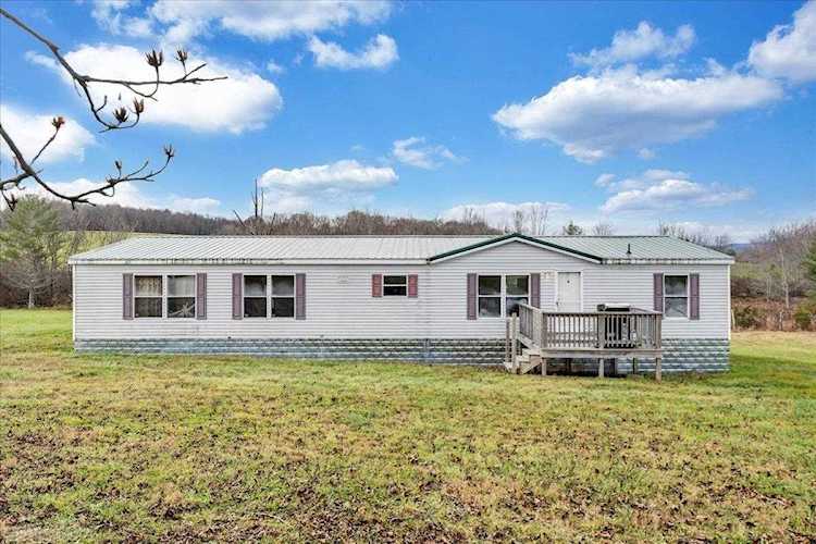 488 SW Long Level Road Floyd, VA 24091