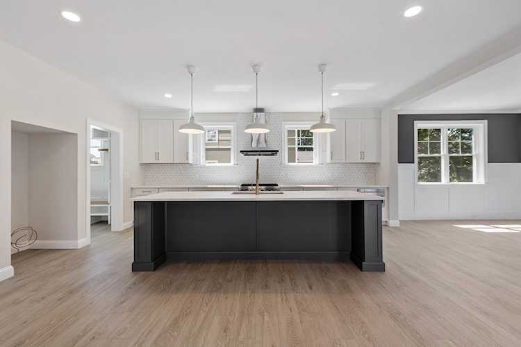 8 Bart's Way Acton, MA 01720