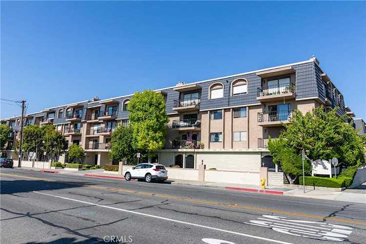 12400 Montecito Rd #404, Seal Beach, CA 90740 | MLS# OC23044783 | condo for sale Photo 1