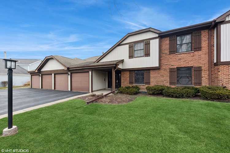315 Oak Meadow Ct #B1 Schaumburg, IL 60193