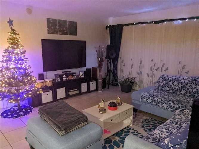 4255 N University Dr #302 Sunrise, FL 33351
