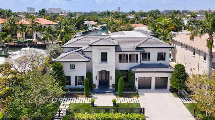 550 Golden Harbour Drive Boca Raton, FL 33432