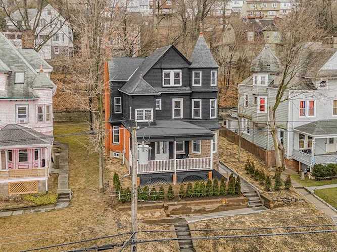 522 Warburton Ave Yonkers, NY 10701 | MLS H6228398 Photo 1