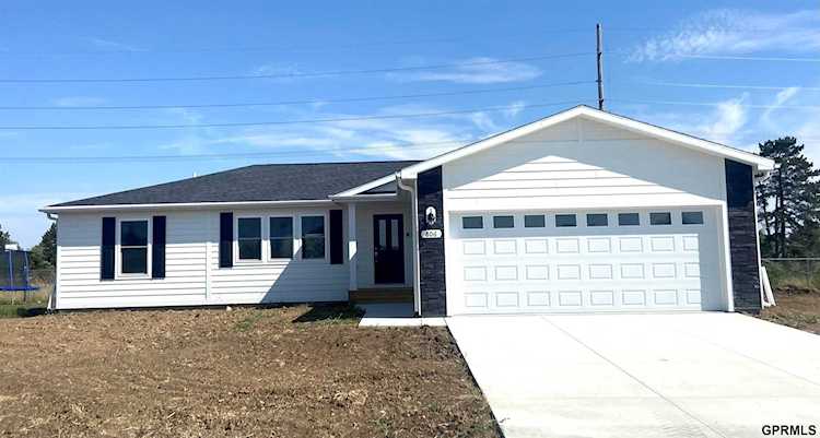 806 Sunridge Dr Beatrice, NE 68310