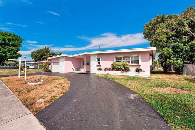 665 NE 180th St Miami, FL 33162
