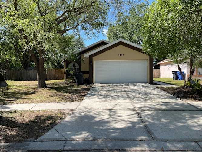 1415 Mohrlake Dr Brandon, FL 33511