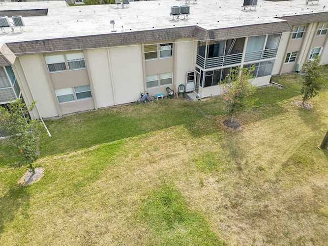 500 Davis Road #29 Palm Springs, FL 33461