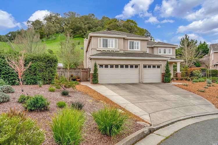279 Cambridge Lane Petaluma, CA 94952