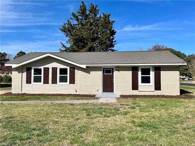 1401 Louis Dr Chesapeake, VA 23320 | MLS 10478794 Photo 1