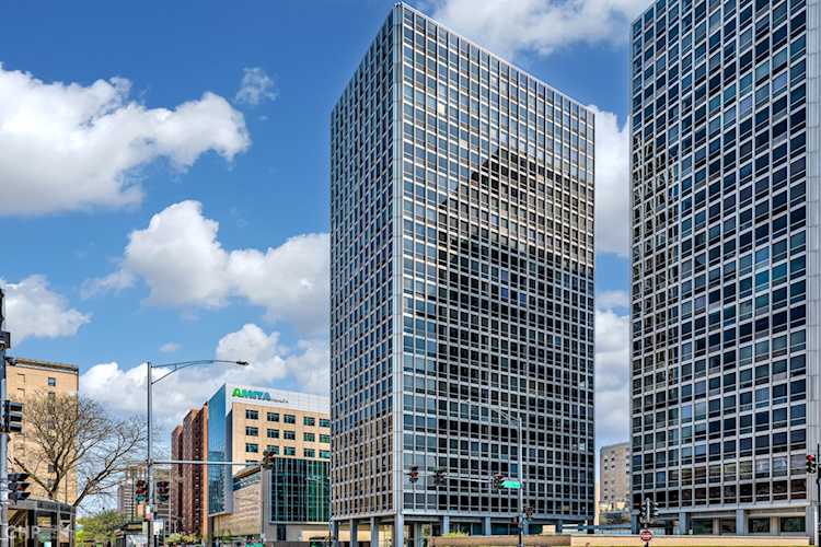 340 W Diversey Parkway #1615 Chicago, IL 60657 | MLS 11741056 Photo 1