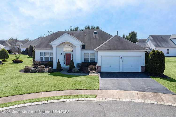 5 Castile Ct Manchester, NJ 08759