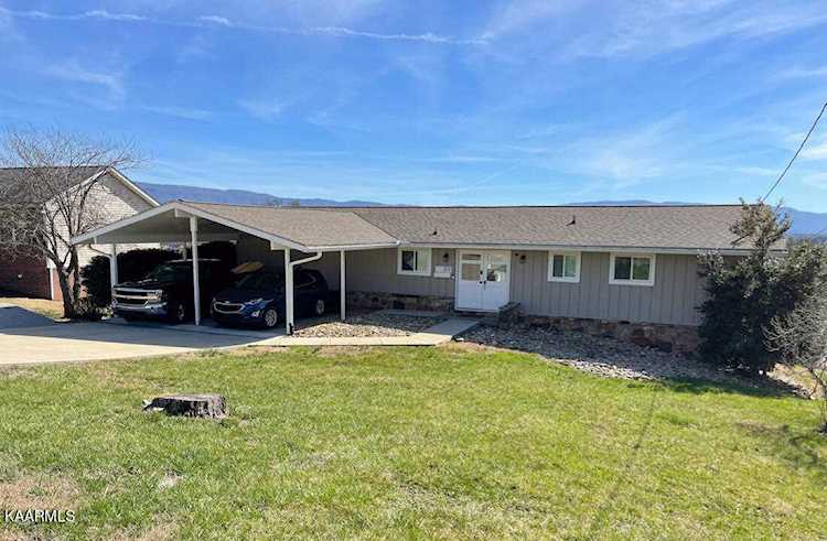 213 Cherokee Tr Seymour, TN 37865