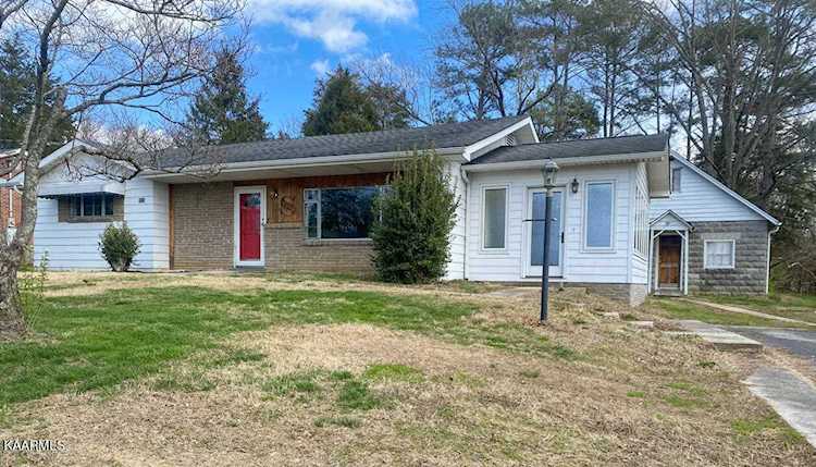 9220 Strawberry Plains Pike Strawberry Plains, TN 37871