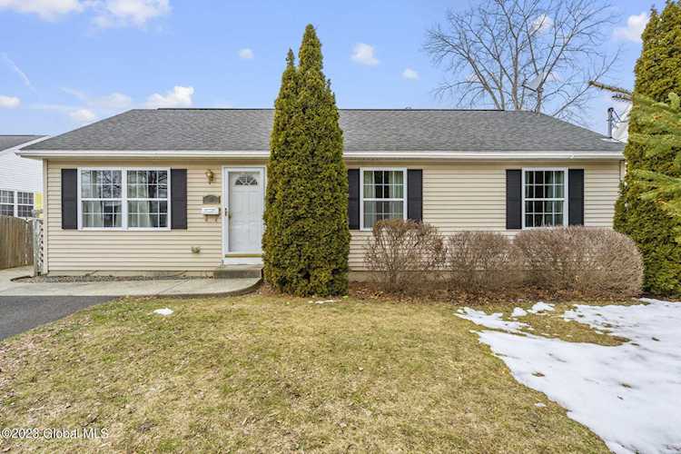 88 Project Rd Troy, NY 12180