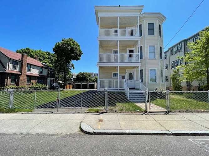 65 Waverly St Boston, MA 02135