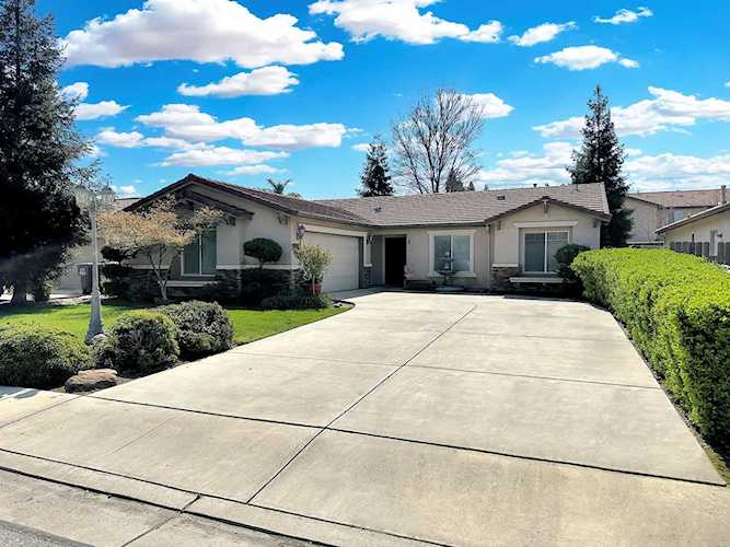 3837 E Hillcrest Ave Visalia, CA 93292 | MLS 222715 Photo 1