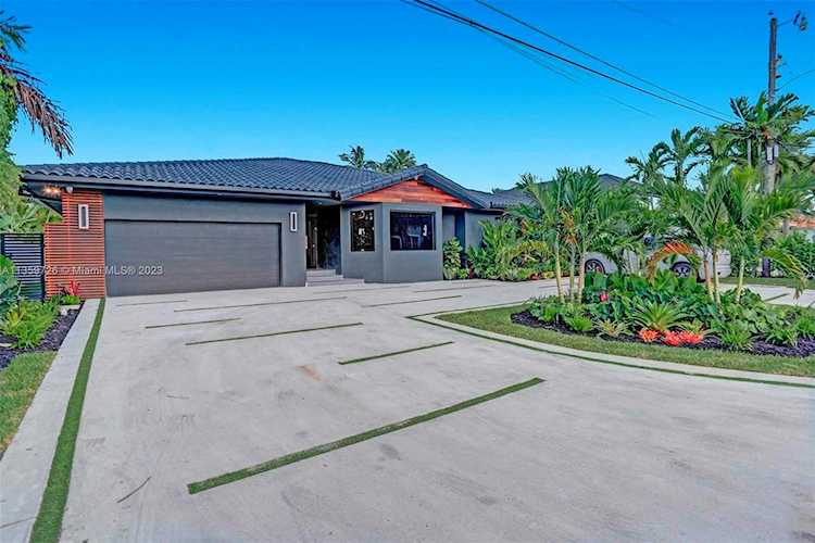 16431 NE 34th Ave North Miami Beach, FL 33160