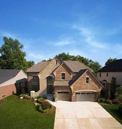 21823 Christenbury Creek Macomb, MI 48044