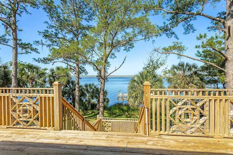 50 River Dr Ochlockonee Bay, FL 32346