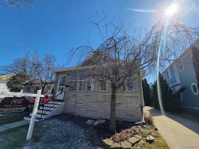 1476 Holland St Birmingham, MI 48009