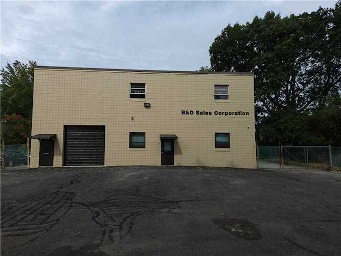 19 5th St in Cranston, RI - Century 21 New England Photo 1