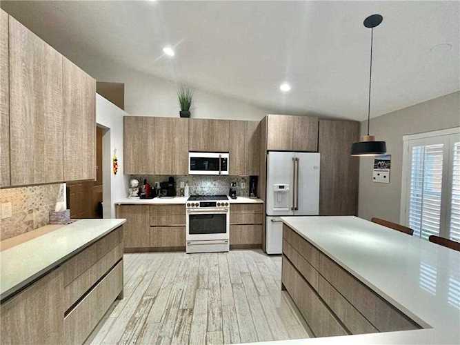 5688 Fountains Dr Lake Worth, FL 33467
