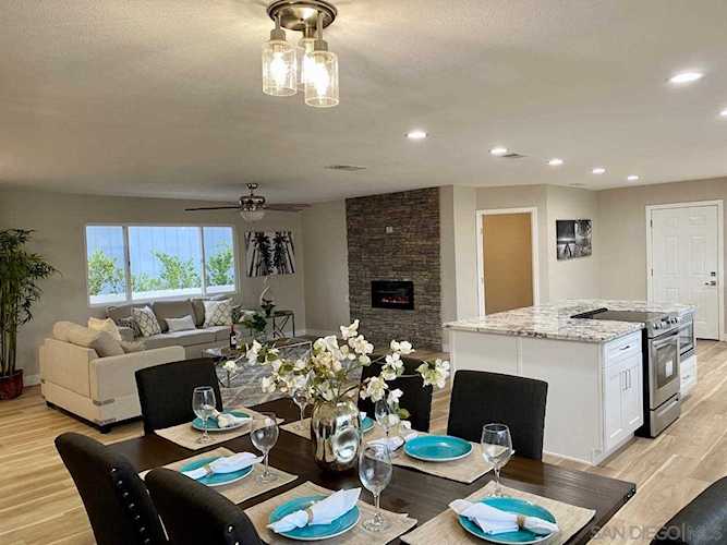 425 E Street Ramona, CA 92065