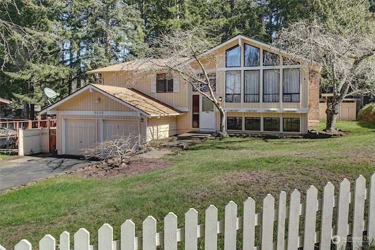 5445 Pineridge Dr NE Bremerton, WA 98311