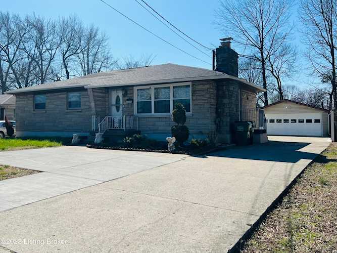 3422 Park Row Dr Louisville, KY 40216 | MLS 1632754 Photo 1