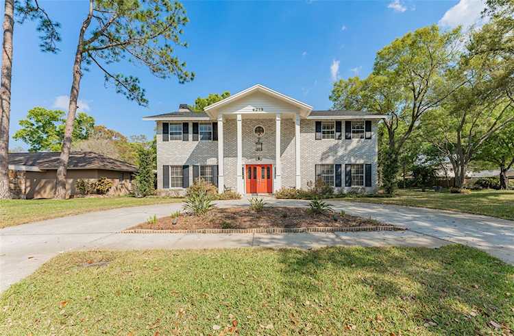 4213 Meadow Hill Dr Tampa, FL 33618