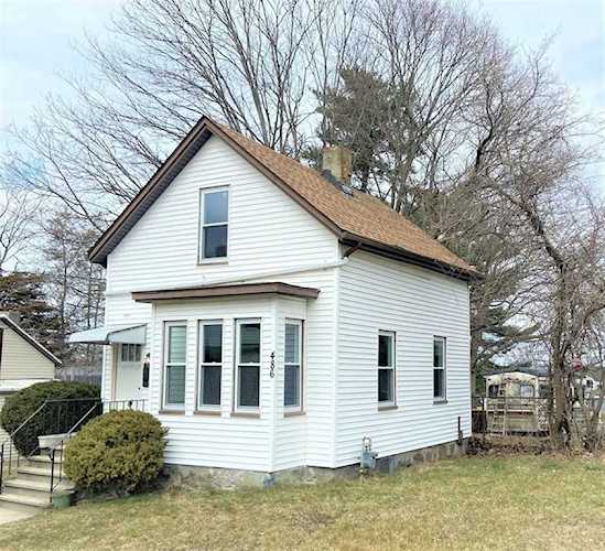 486 Snell St Fall River, MA 02721