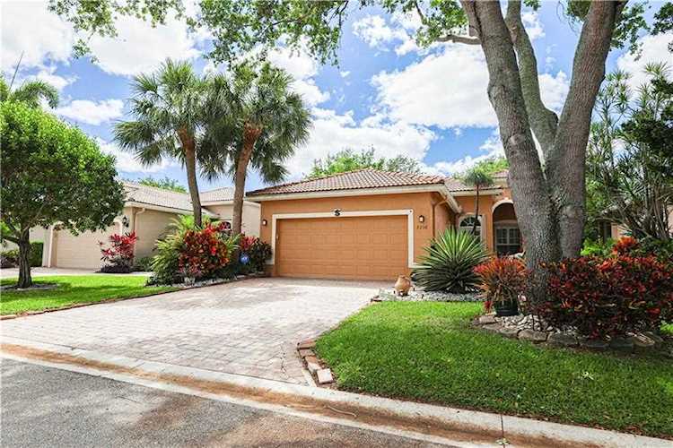 7258 Via Genova Delray Beach, FL 33446