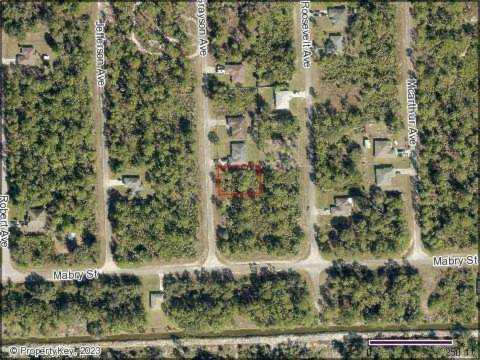 2004 Grayson Avenue FL 33920 | MLS R10874702 Photo 1